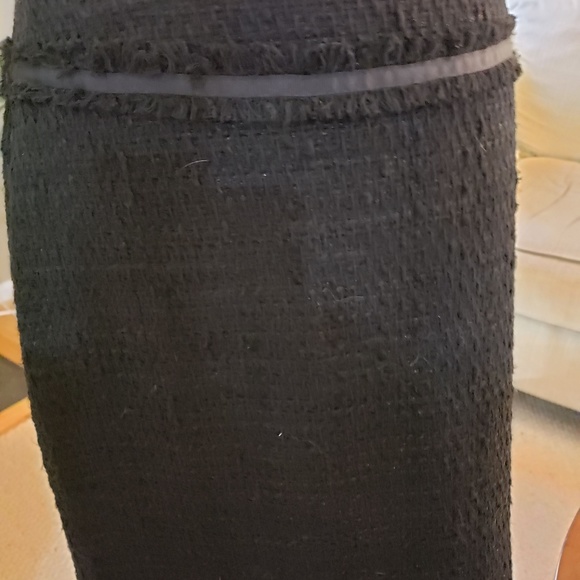 BLACK TEXTURED MINI SKIRT - Picture 4 of 4
